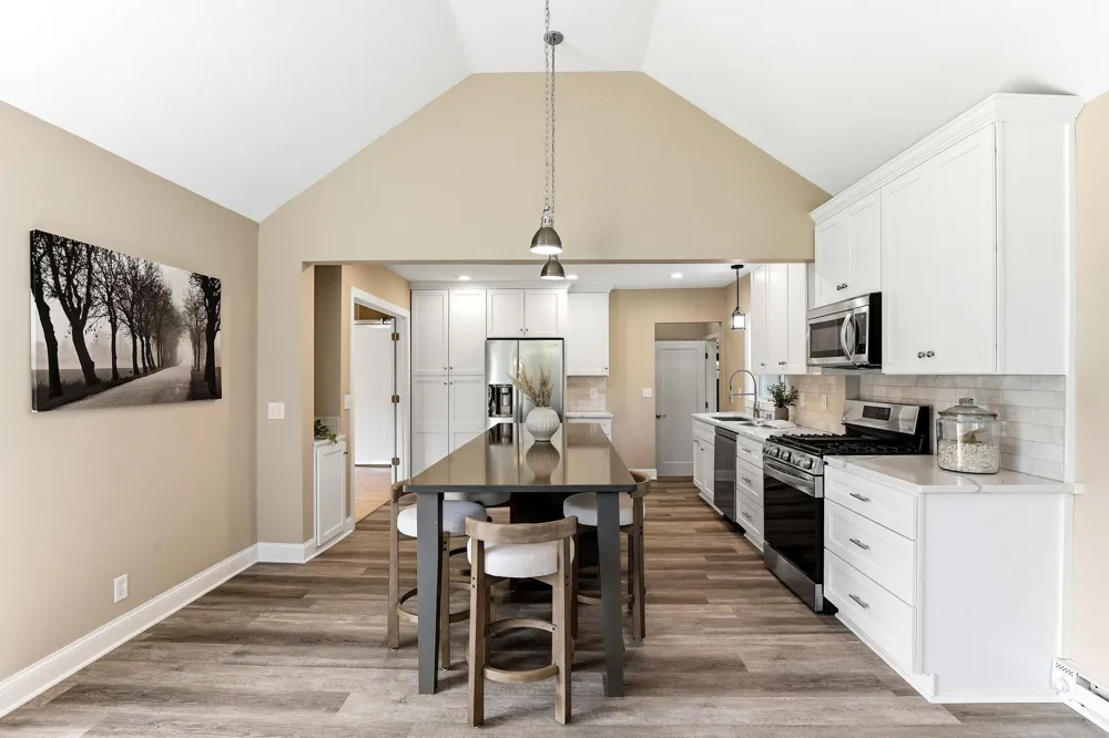 1922 Oakland Road Minnetonka, MN 55305