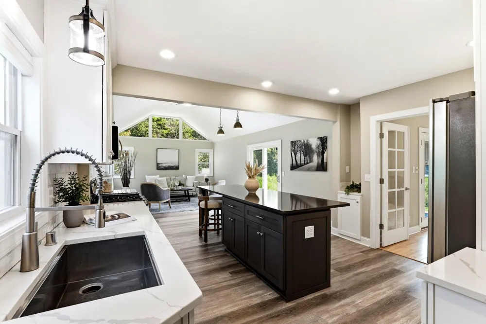 1922 Oakland Road Minnetonka, MN 55305