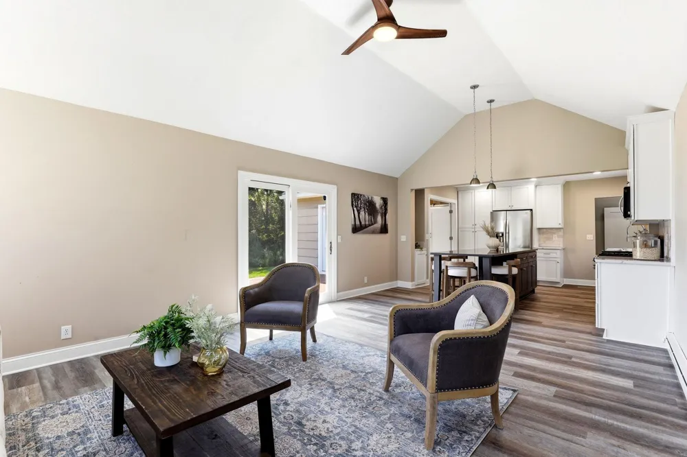1922 Oakland Road Minnetonka, MN 55305