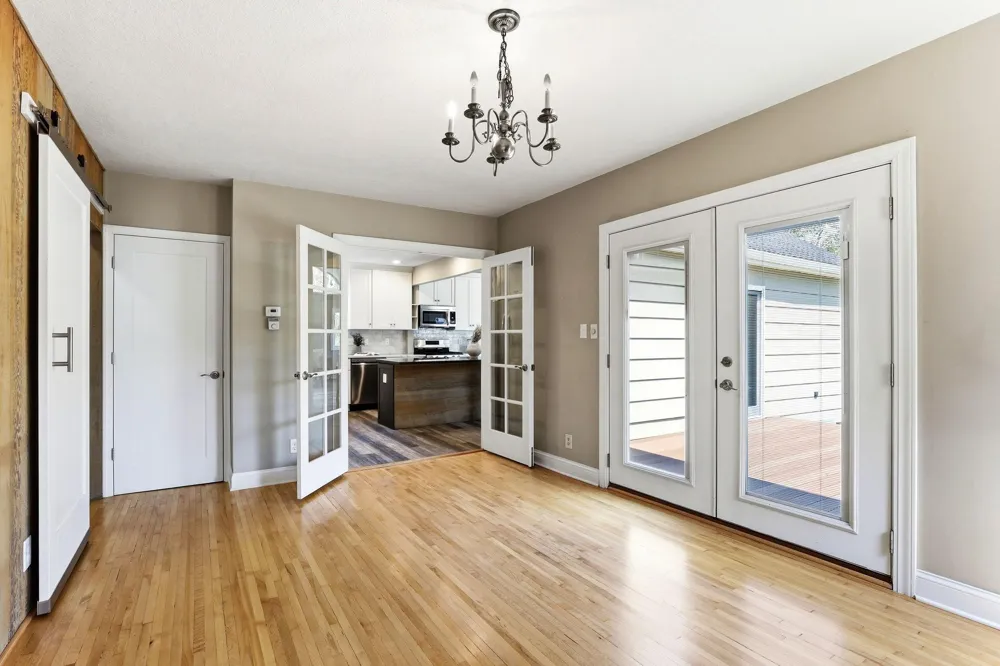 1922 Oakland Road Minnetonka, MN 55305