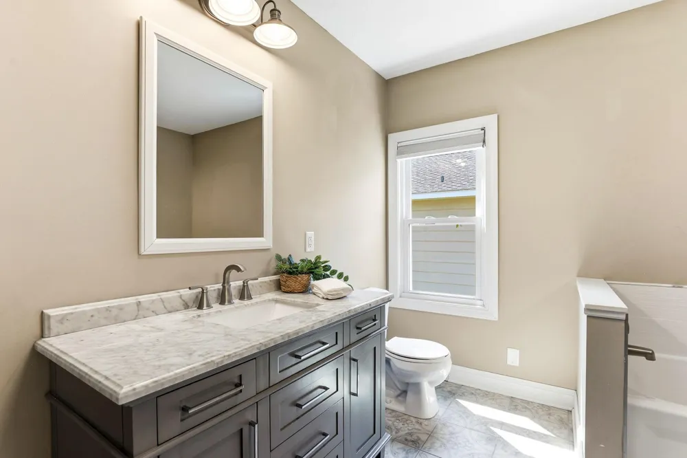 1922 Oakland Road Minnetonka, MN 55305