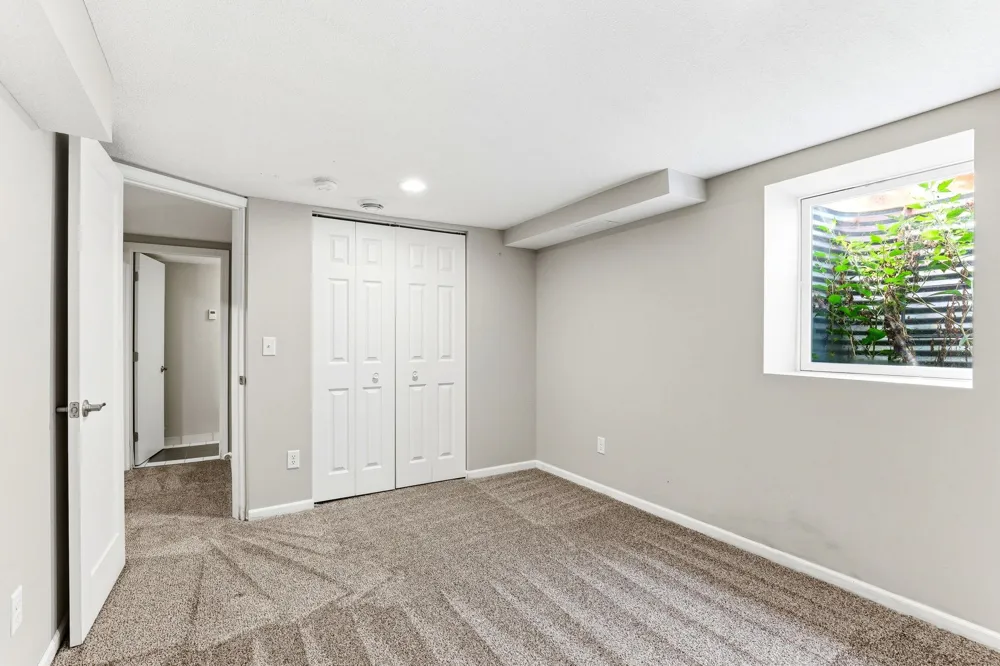 1922 Oakland Road Minnetonka, MN 55305