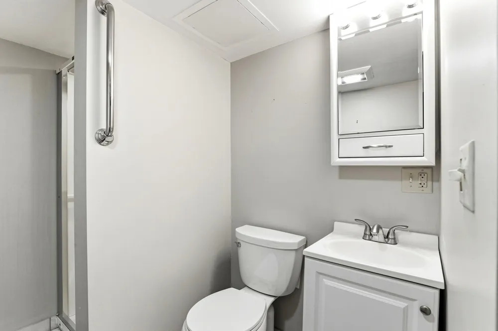 1922 Oakland Road Minnetonka, MN 55305