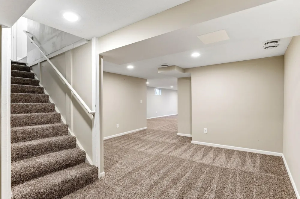 1922 Oakland Road Minnetonka, MN 55305