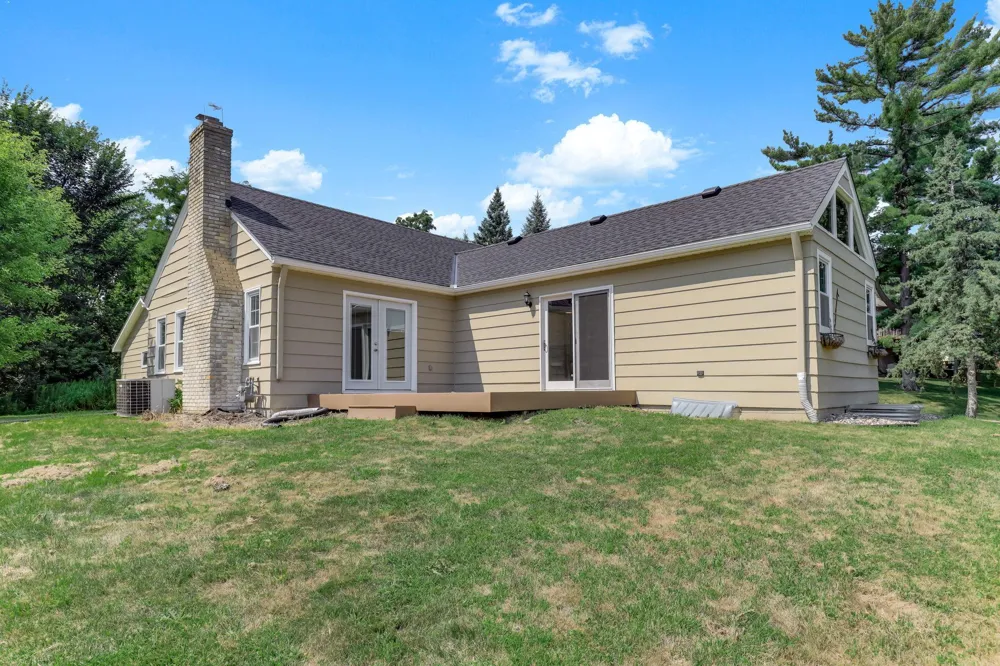 1922 Oakland Road Minnetonka, MN 55305