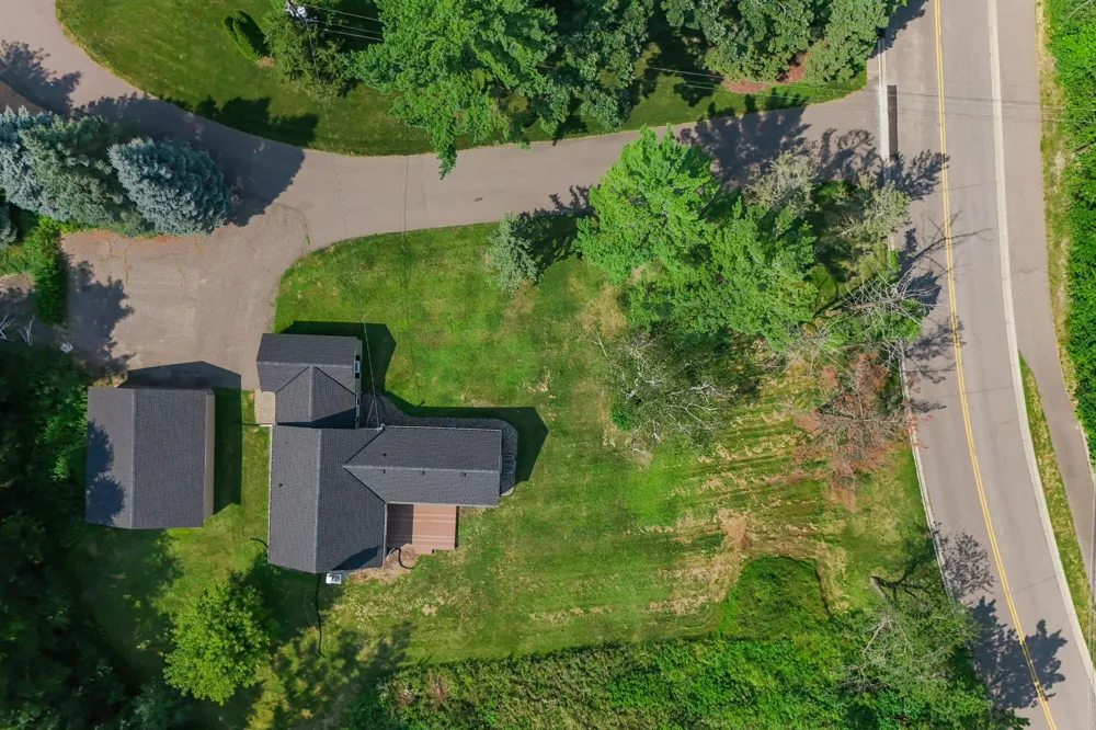 1922 Oakland Road Minnetonka, MN 55305