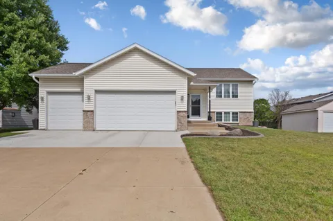 4 Lillie Lane SE