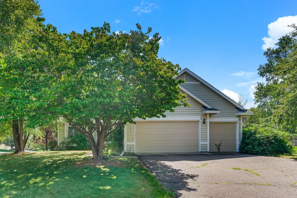 8843 Blackoaks Lane Maple Grove, MN 55311