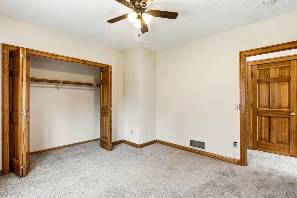 8843 Blackoaks Lane Maple Grove, MN 55311