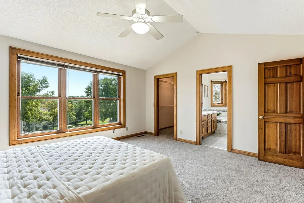 8843 Blackoaks Lane Maple Grove, MN 55311