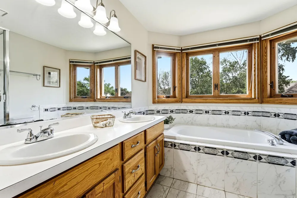 8843 Blackoaks Lane Maple Grove, MN 55311