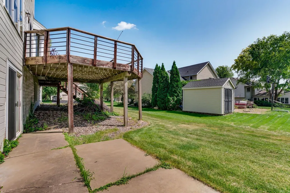 8843 Blackoaks Lane Maple Grove, MN 55311