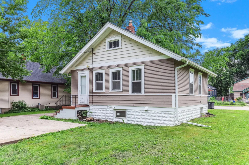1812 Minnehaha Avenue E Saint Paul, MN 55119