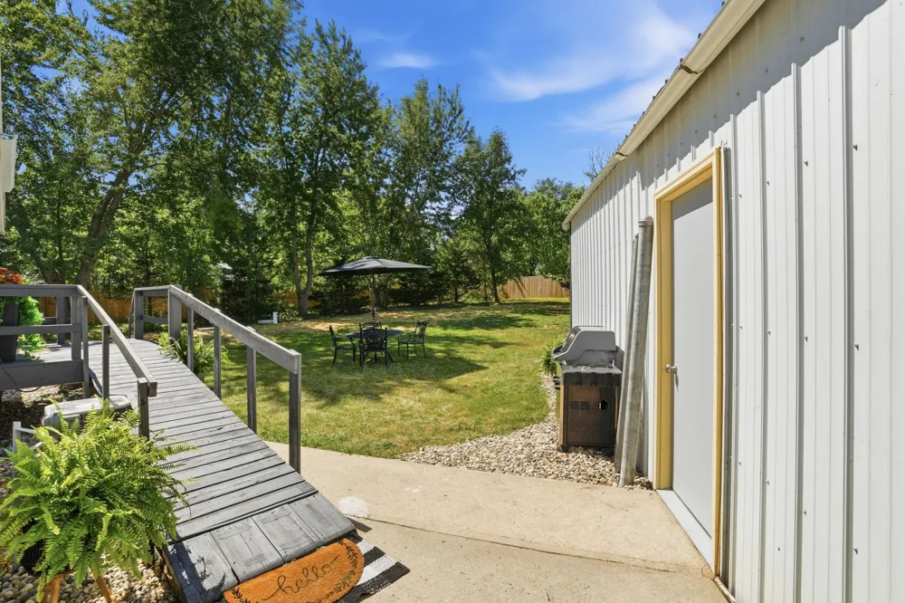 19394 63rd Street NE New London, MN 56273