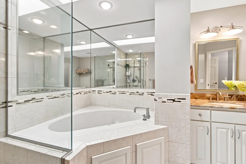 6287 Sequoia Circle Eden Prairie, MN 55346