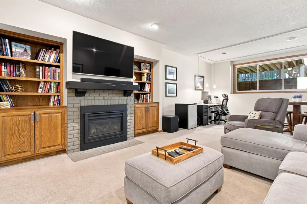 6287 Sequoia Circle Eden Prairie, MN 55346