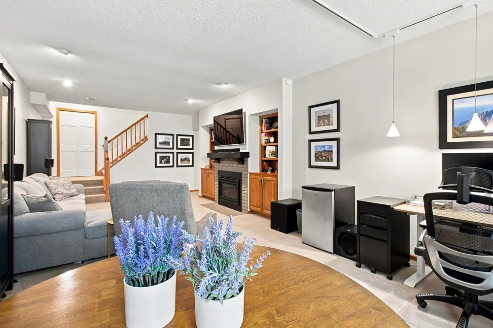 6287 Sequoia Circle Eden Prairie, MN 55346