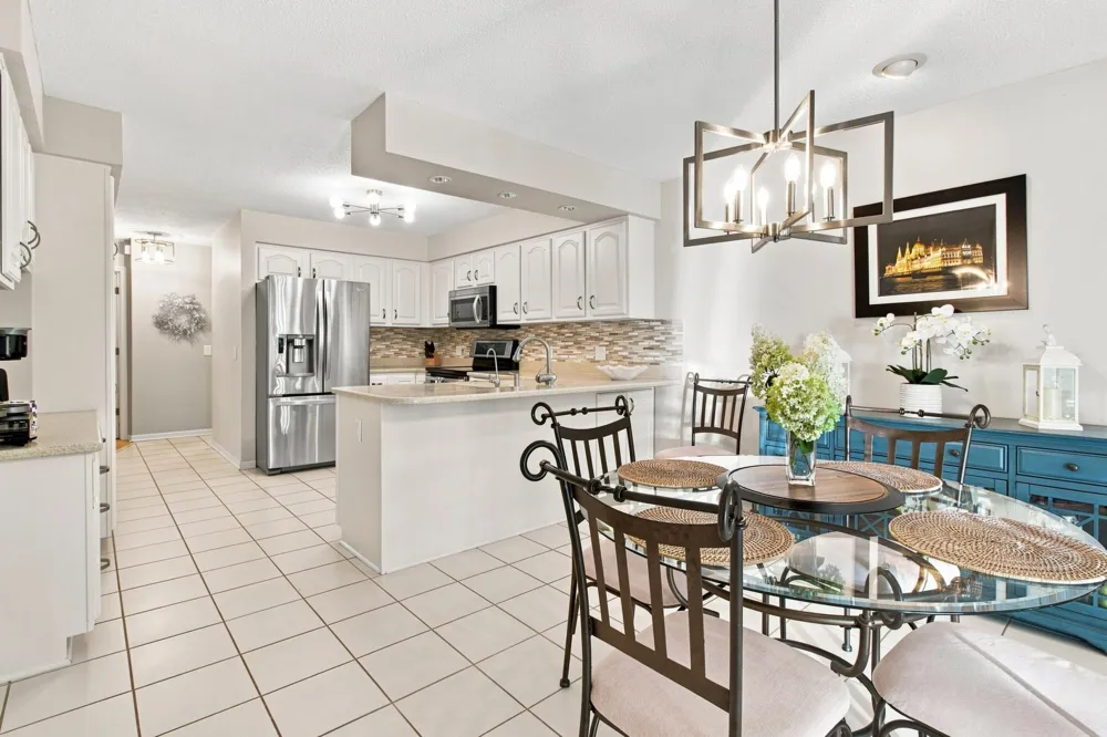 6287 Sequoia Circle Eden Prairie, MN 55346