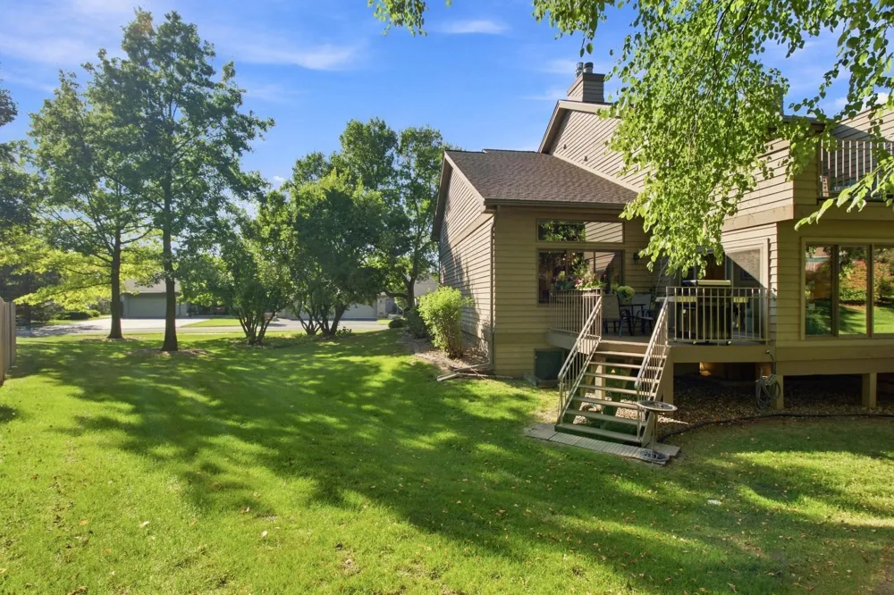6287 Sequoia Circle Eden Prairie, MN 55346