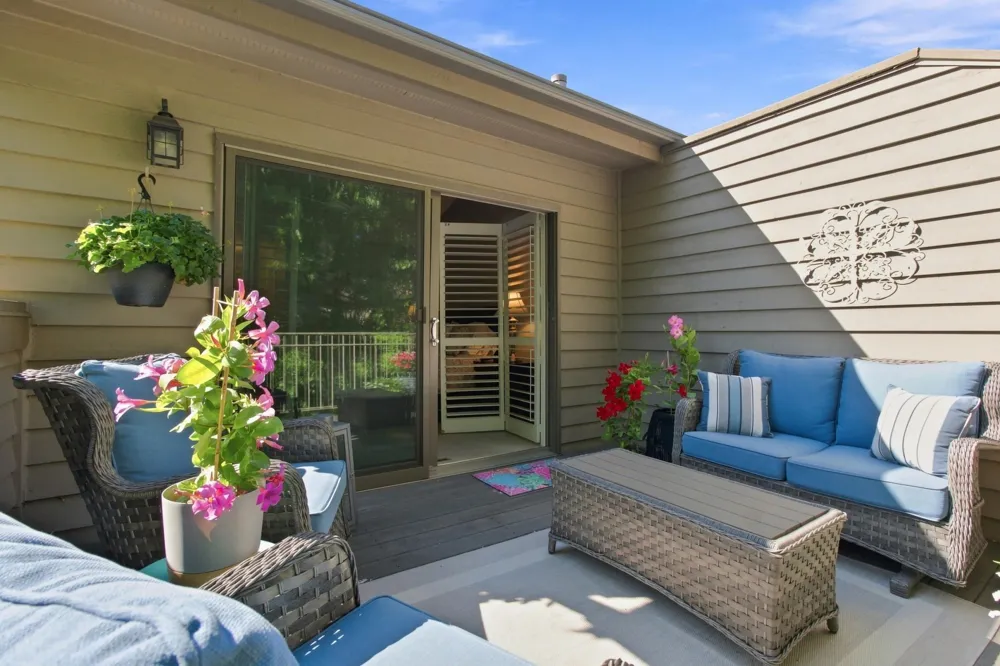 6287 Sequoia Circle Eden Prairie, MN 55346