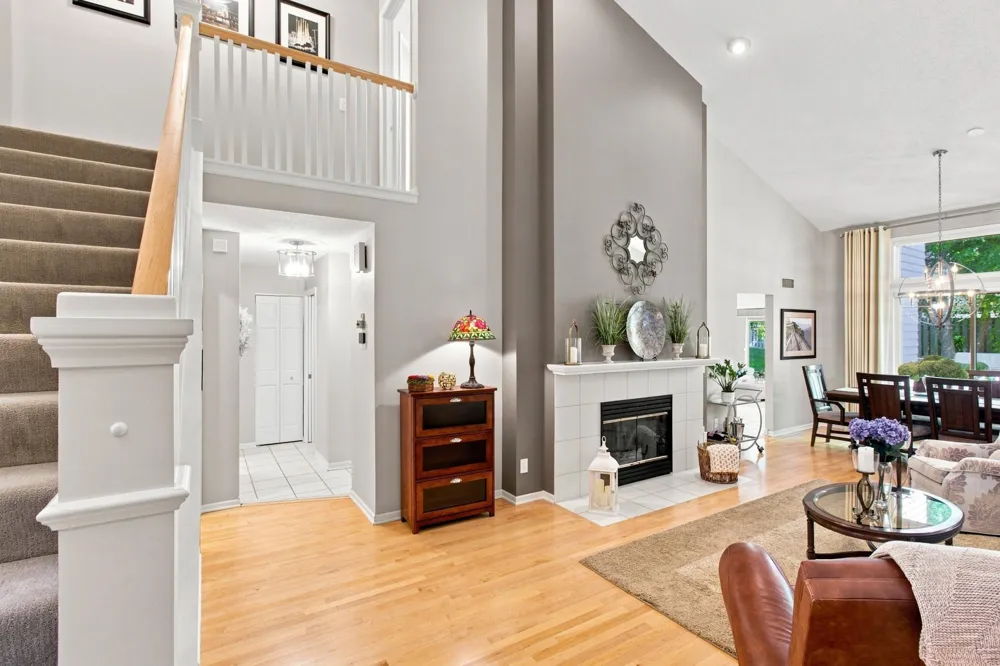 6287 Sequoia Circle Eden Prairie, MN 55346