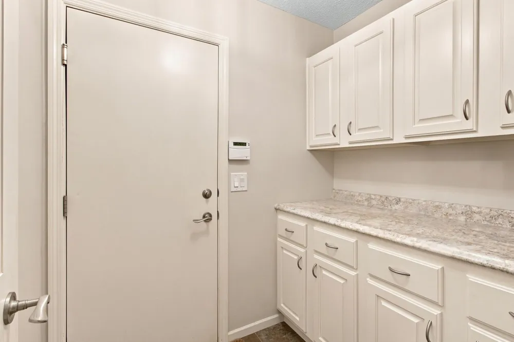 6287 Sequoia Circle Eden Prairie, MN 55346