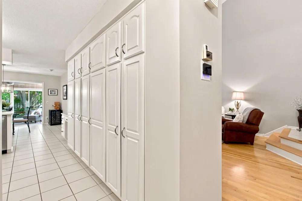 6287 Sequoia Circle Eden Prairie, MN 55346