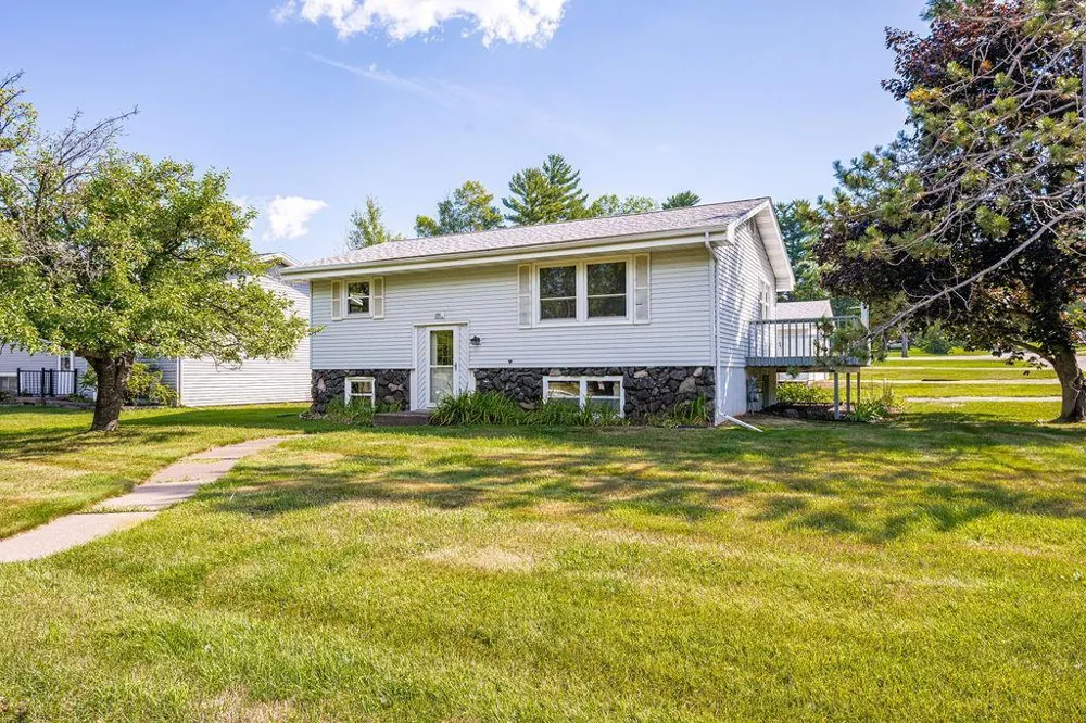 2802 Triggs Avenue Duluth, MN 55811