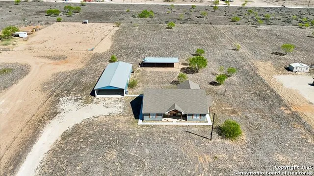 1783 county road 7711 Devine, TX 78016