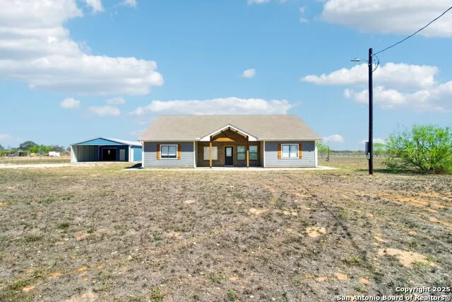 1783 county road 7711 Devine, TX 78016