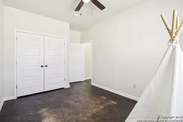 1783 county road 7711 Devine, TX 78016