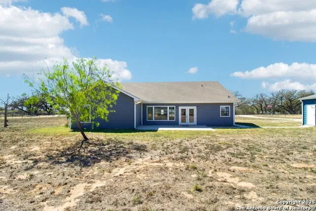 1783 county road 7711 Devine, TX 78016