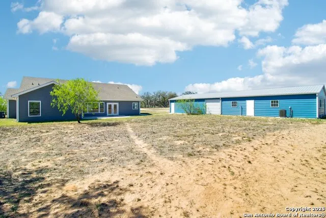 1783 county road 7711 Devine, TX 78016