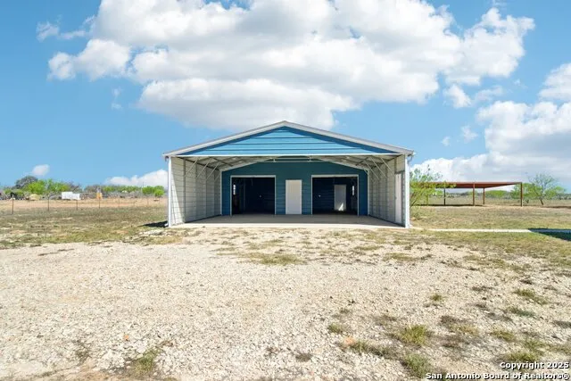 1783 county road 7711 Devine, TX 78016