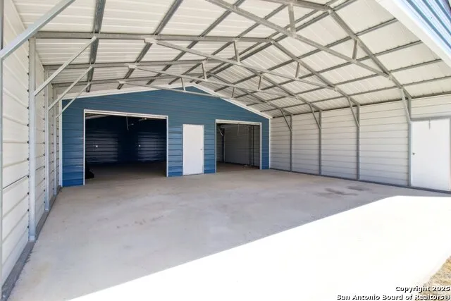 1783 county road 7711 Devine, TX 78016