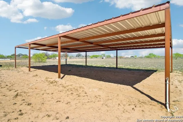 1783 county road 7711 Devine, TX 78016