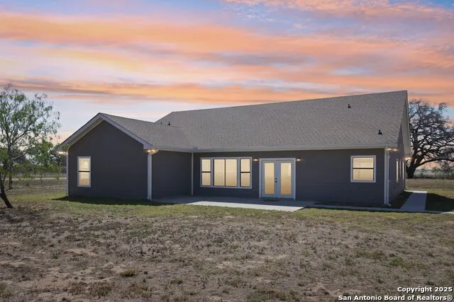 1783 county road 7711 Devine, TX 78016