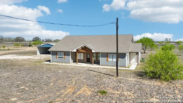 1783 county road 7711 Devine, TX 78016