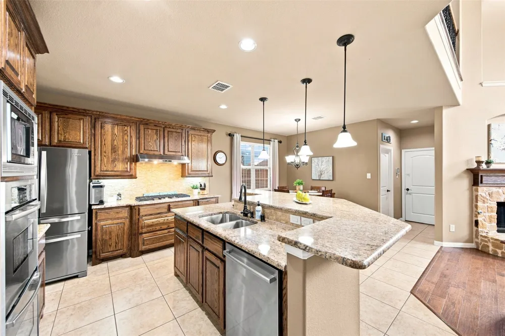 904 Cougar Drive Allen, TX 75013