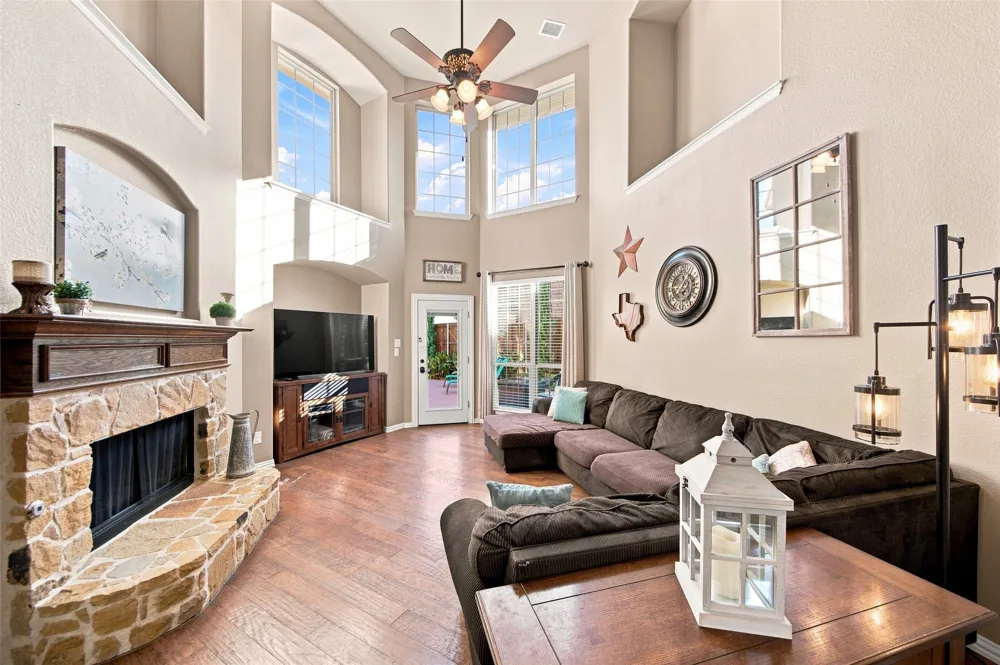 904 Cougar Drive Allen, TX 75013