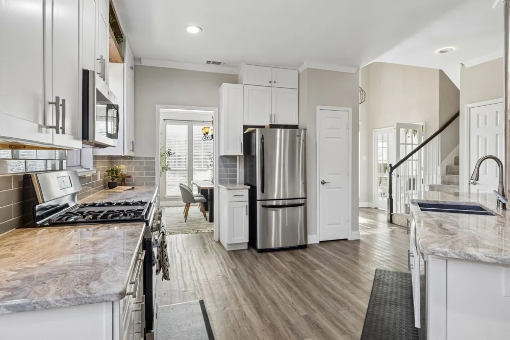 804 Summit Pointe Lewisville, TX 75077