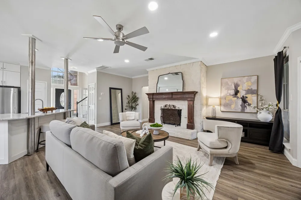 804 Summit Pointe Lewisville, TX 75077