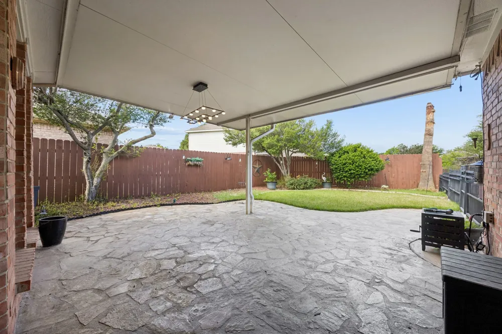 804 Summit Pointe Lewisville, TX 75077