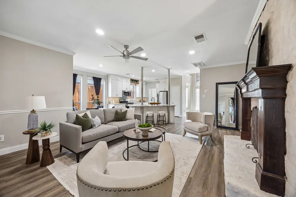 804 Summit Pointe Lewisville, TX 75077