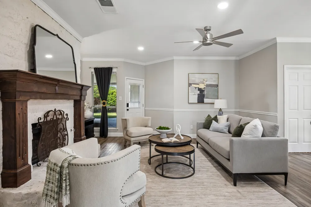 804 Summit Pointe Lewisville, TX 75077