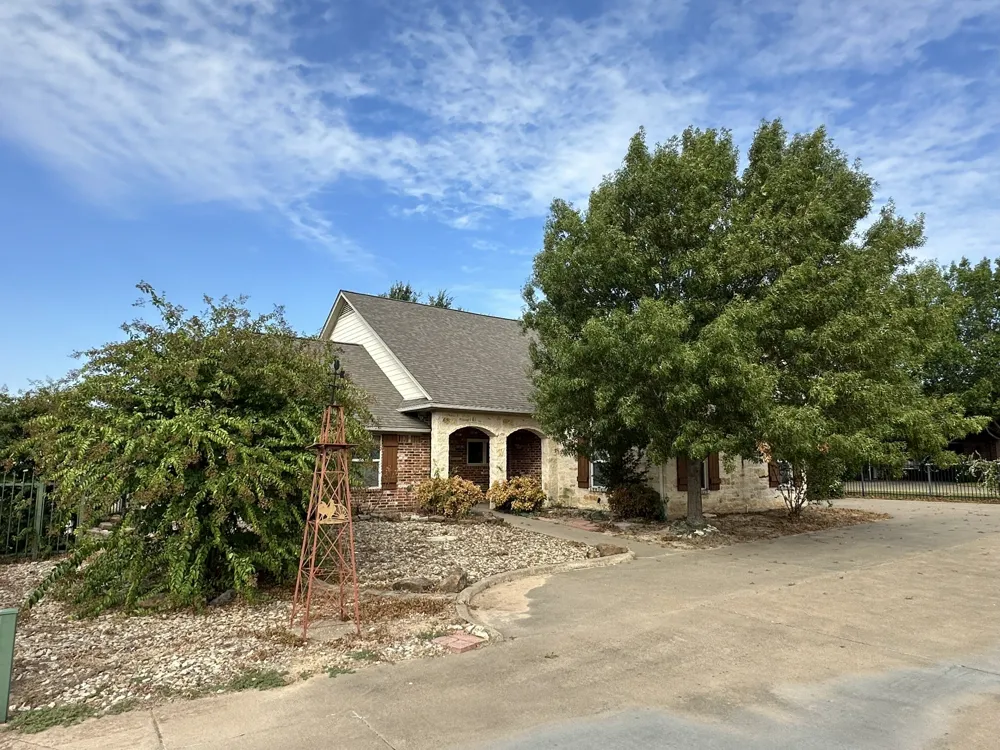 101 Creekside Drive Glen Rose, TX 76043