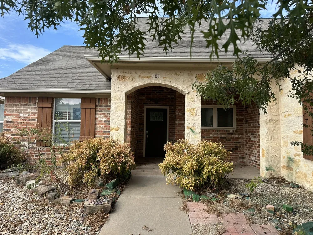 101 Creekside Drive Glen Rose, TX 76043