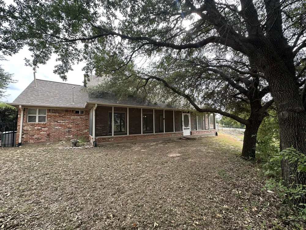 101 Creekside Drive Glen Rose, TX 76043