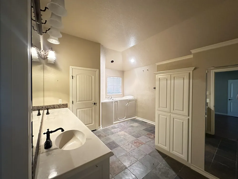 101 Creekside Drive Glen Rose, TX 76043