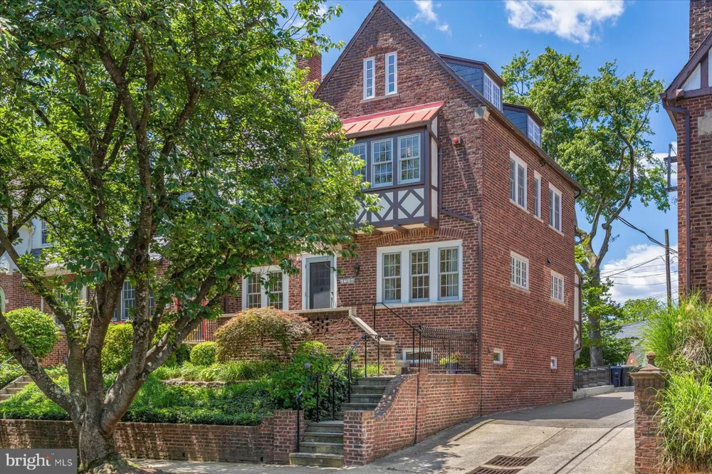 1706 SURREY LANE NW Washington, DC 20007